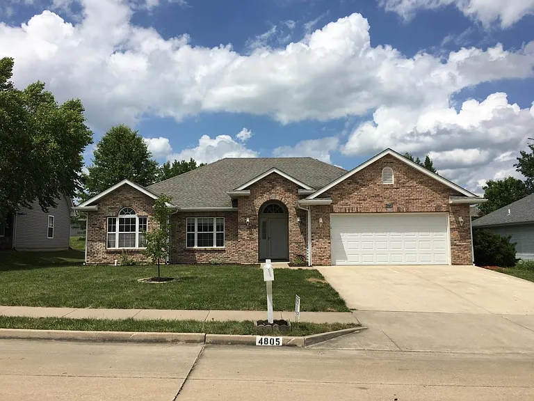 4805 Castlewood Ct — Photo 1