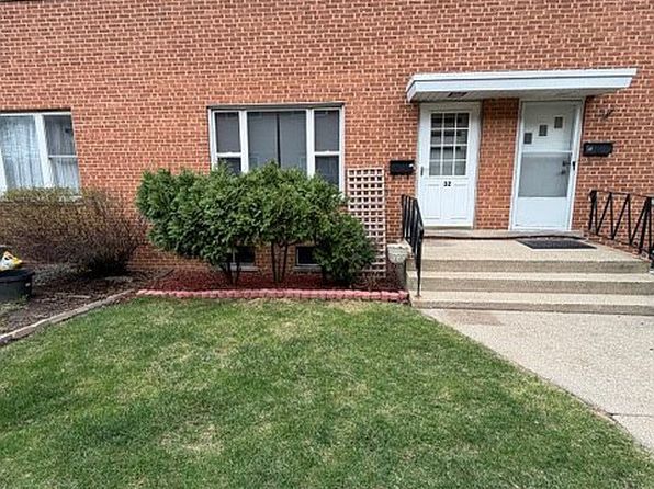 32 N Albert St