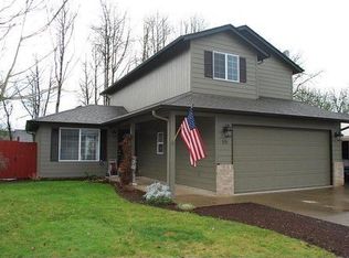 894 W D St, Lebanon, OR 97355