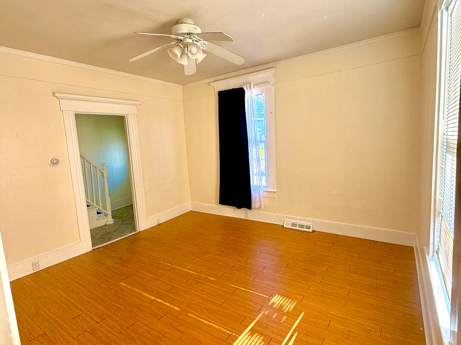 6 bed, $3,000 — Photo 2