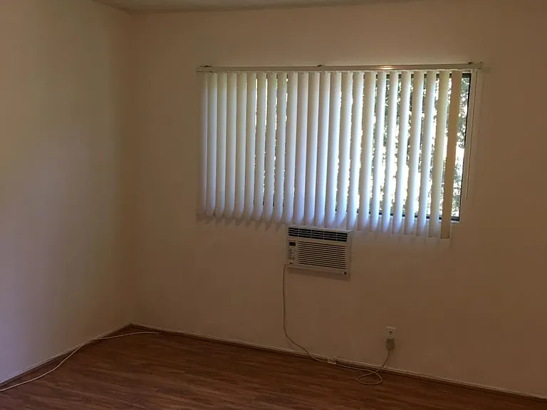 6445 Shirley Ave — Photo 10