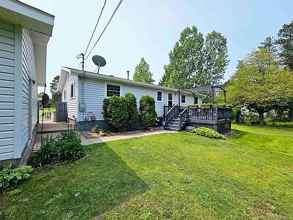 3rd image of 129 Riverland Dr