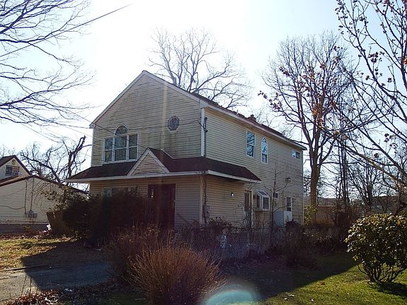 4th image of 230 42nd St