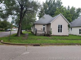 218 W 3rd St, Eldon, MO 65026