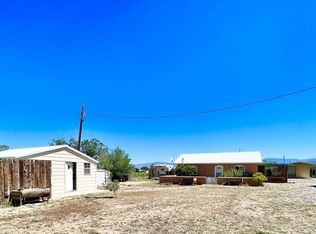 4 La Morada Rd, Ranchos De Taos, NM 87557