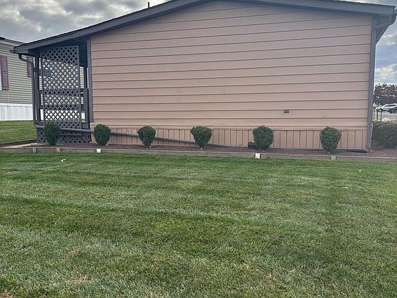 3rd image of 316 Meadow Ct