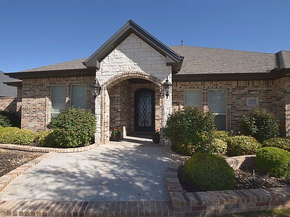 2nd image of 1202 Silverton Dr