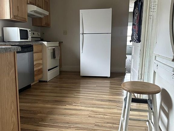 5th image of 206 8th St