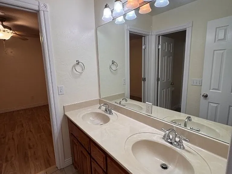1704 Dorothy Dr — Photo 18