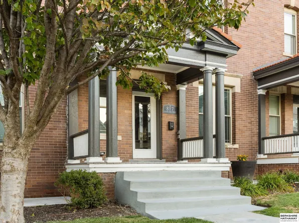 817 S 33rd St, Omaha, NE 68105