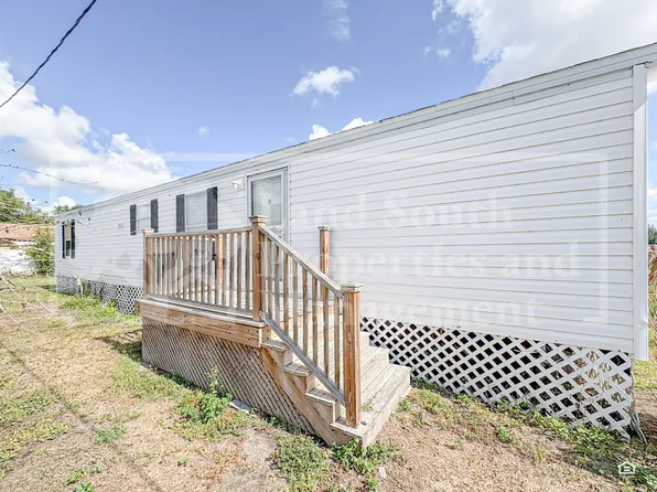 1165 Meadowlawn St, Fort Meade, FL 33841