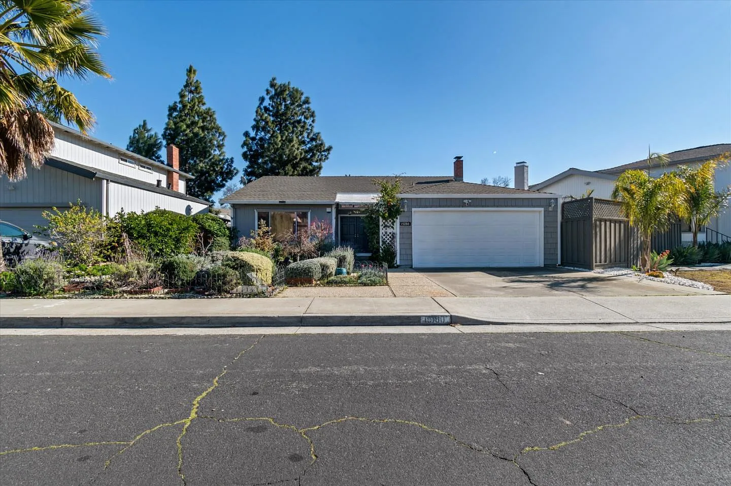 15180 Venetian Way photo 1