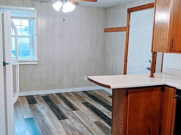 4th image of 490 Kentucky Ave