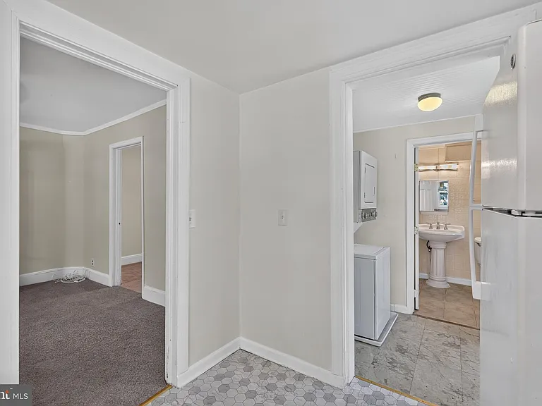 3901 Hampden St — Photo 13