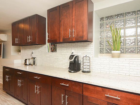 5th image of 1252 N Greenview Ave #G