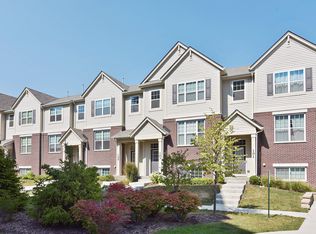 103 Concord Ct, Morton Grove, IL 60053