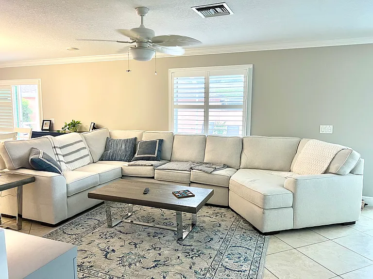 943 Mendoza Blvd — Photo 11