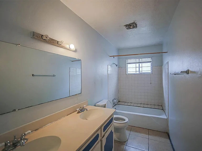 7010 Captain Dr — Photo 26