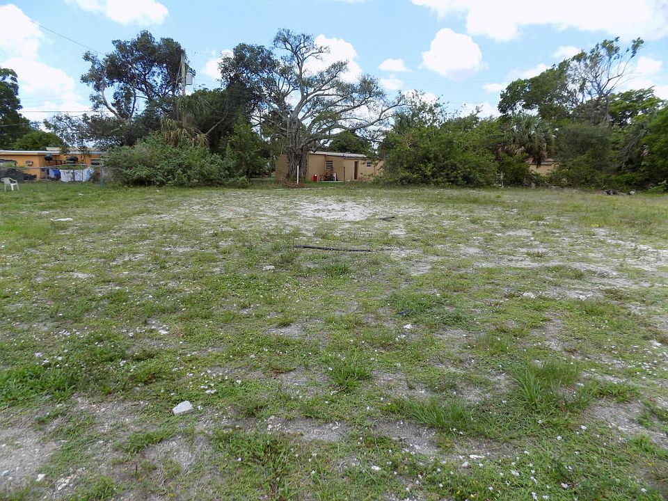1st image of 1600 NW 11th Ct
