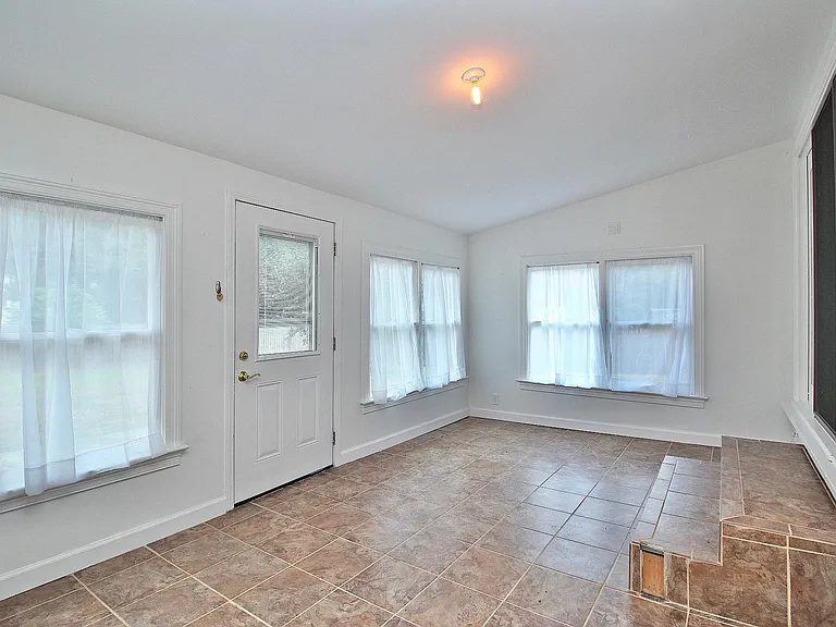 401 Scaleybark Rd — Photo 28
