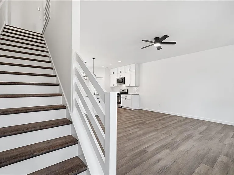 91 Smith And Wesson Way — Photo 18