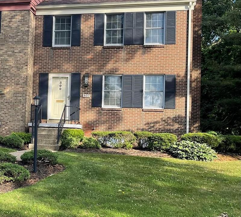 1st image of 500 Carriage Dr