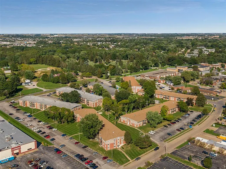 Oak Valley Apartments — Photo 14