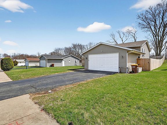 4th image of 2683 Bluffside Dr