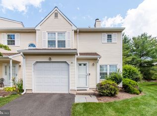 18 Pilgrim Ct, Ewing, NJ 08628