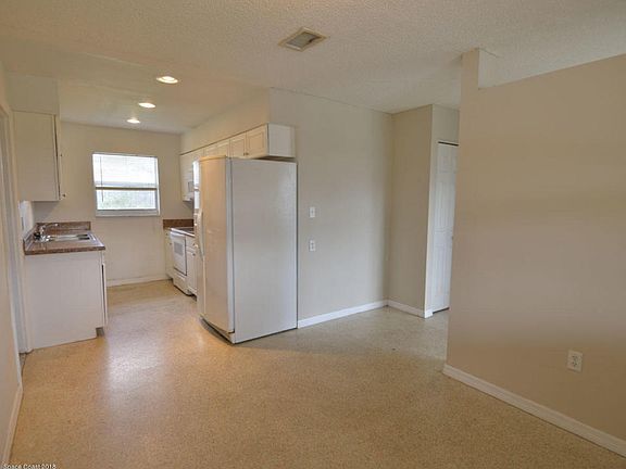 5th image of 569 Buckingham Ave