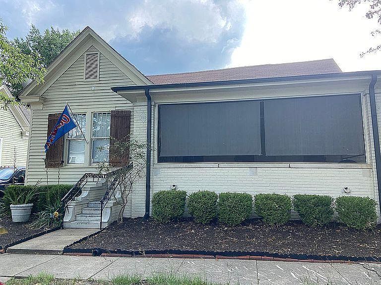 1st image of 220 11th St S