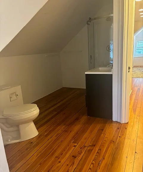 1029 Redgate Ave — Photo 10