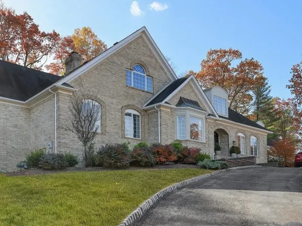18 Nottingham Way, Warren Twp., NJ 07059