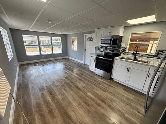 3rd image of 5639 Riverview Dr