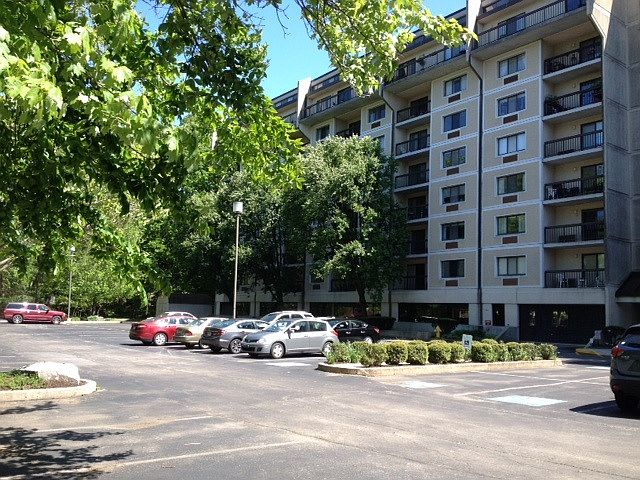 Parking is possible in front of the building or behind