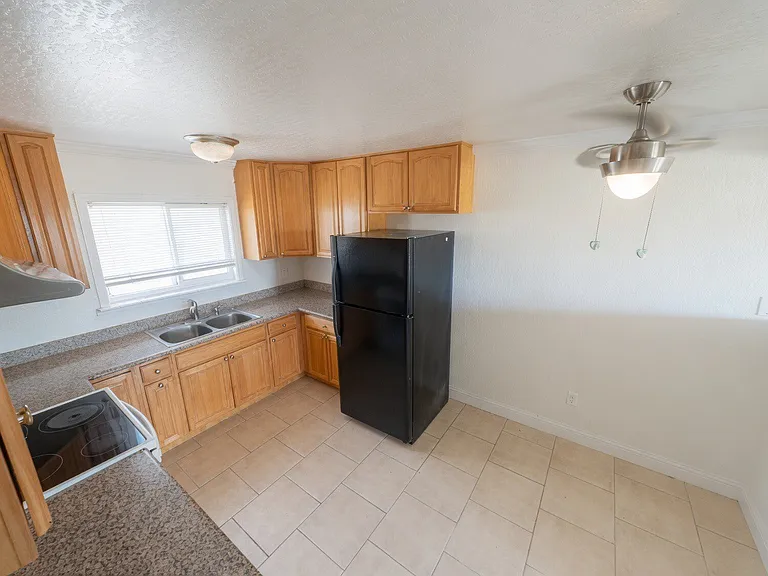 640 S 2nd St #3 — Photo 2