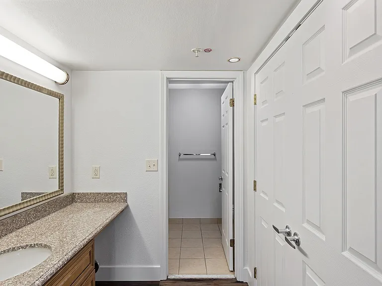 Kilgore Apartments (ANR Kalamazoo LDHA, LLC) — Photo 10