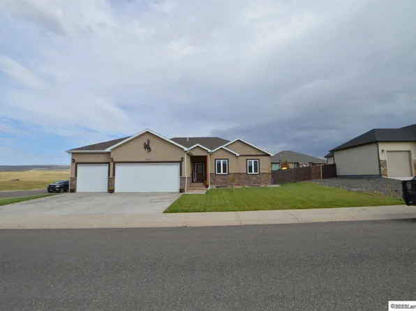 1779 Fox Ridge Rd, Laramie, WY 82072