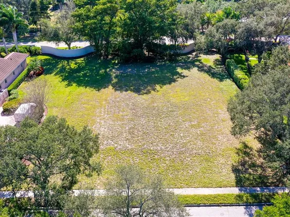 9802 18th Dr NW #5, Bradenton, FL 34209