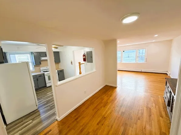 124 Hopkins Avenue image 3 of 27