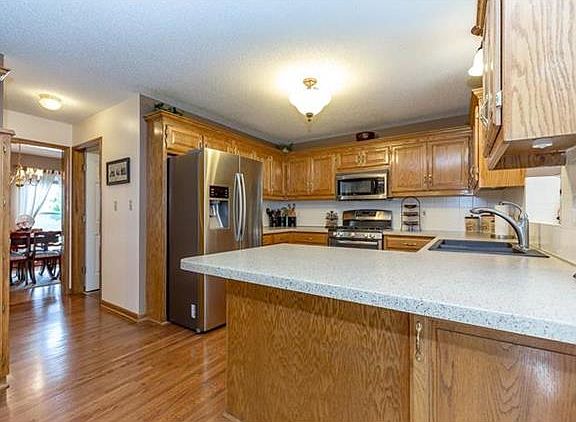 2nd image of 101 NE Stonebridge Ct