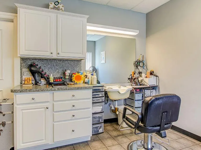 8160 Sunset Ln — Photo 31