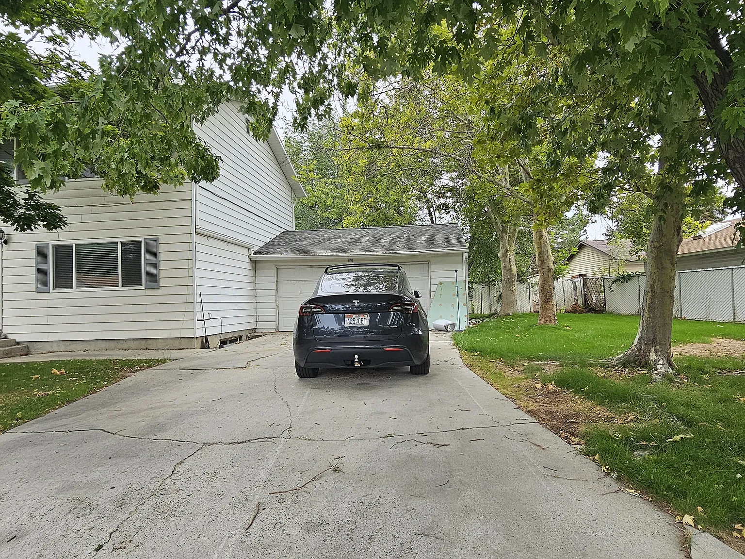 4 bed, 2.5 bath, 2400 sqft, $2,550 — Photo 2