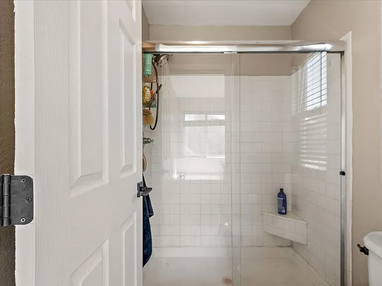 2475 Saint Paul Dr — Photo 25