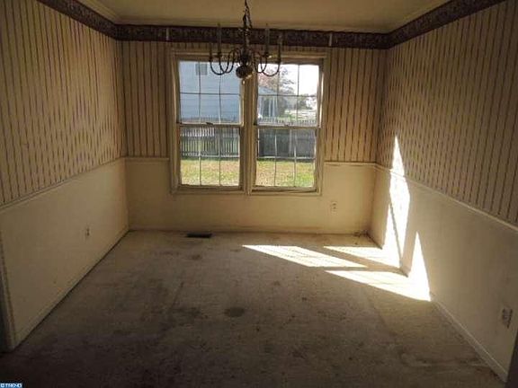 4th image of 117 Dasher Ave