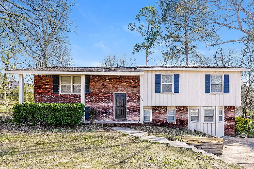 3 bed, 2.0 bath, 1246 sqft, $1,810 — Photo 1