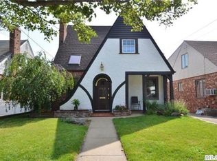 460 Nassau Blvd, Williston Park, NY 11596