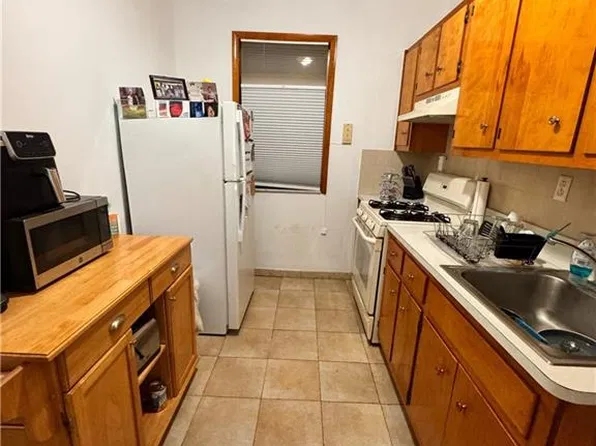 2059 71st St APT 3, Brooklyn, NY 11204