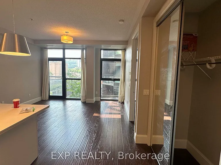 112 King St E #512 — Photo 12