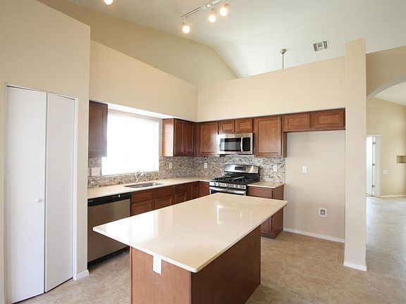 3rd image of 2650 W Camino Hornos